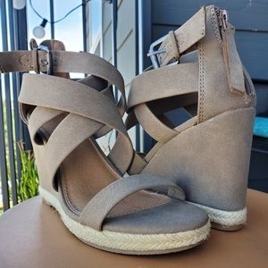 Women's Strappy Wedge